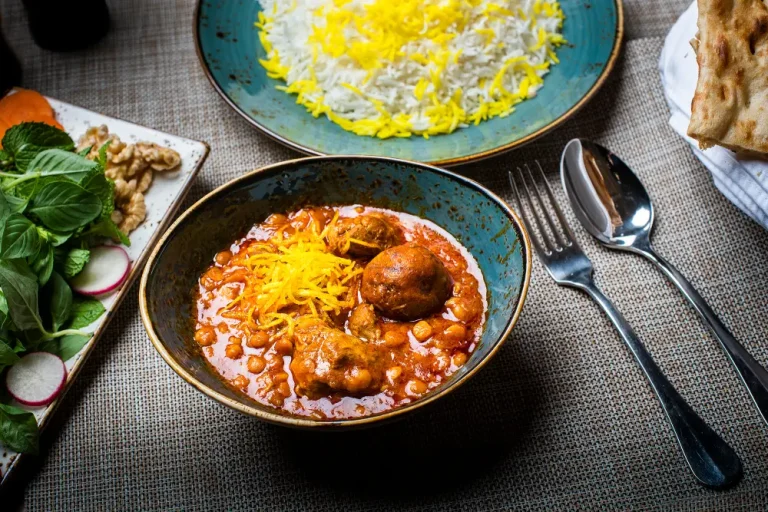 Chelo Gheimeh Sibzamini